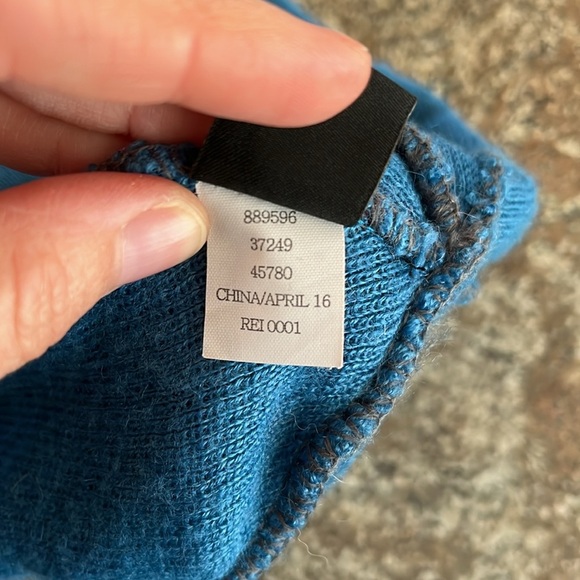 REI Co-Op Blue Gray Stripe knit beanie hat - Picture 7 of 8